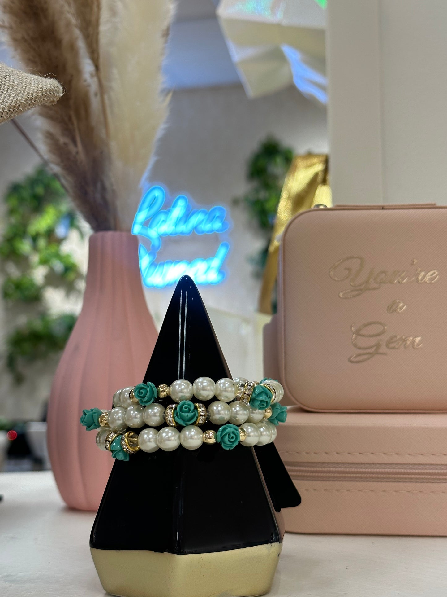 Bracelet ~ Roses N’ Pearls