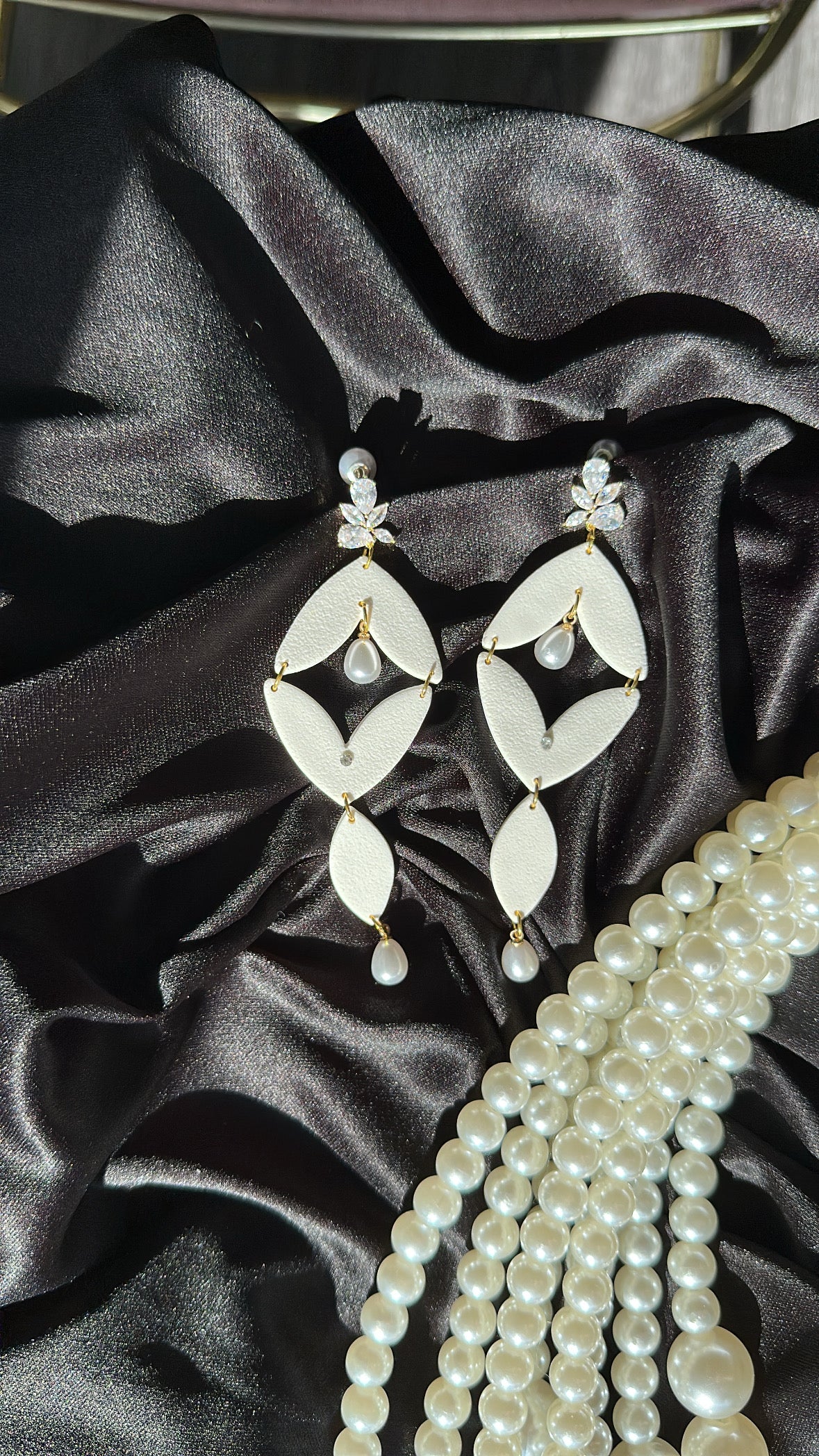 The “Eli” Bridal Set (Pearl bouquet + earrings)