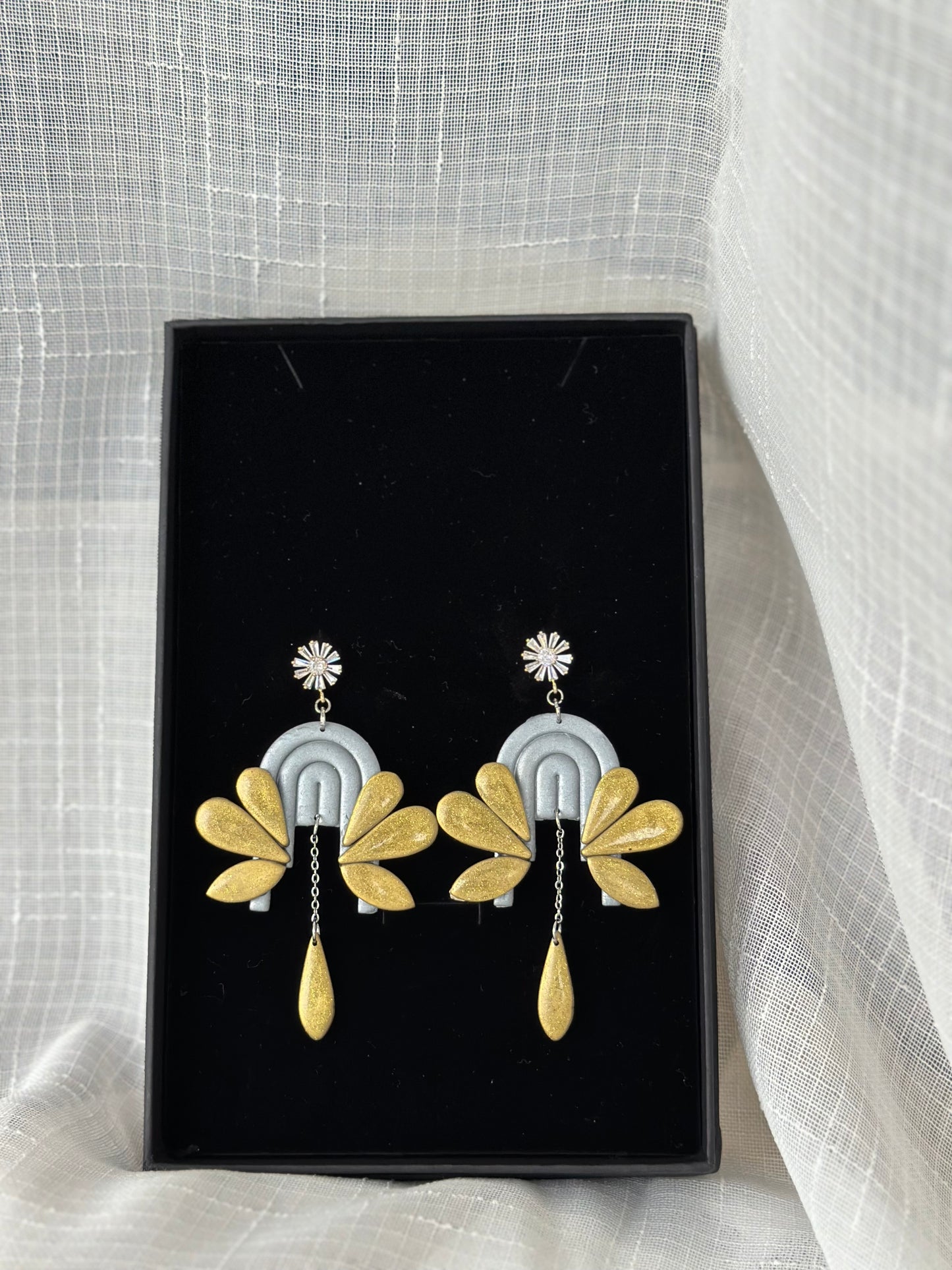 Silver & Gold blooms