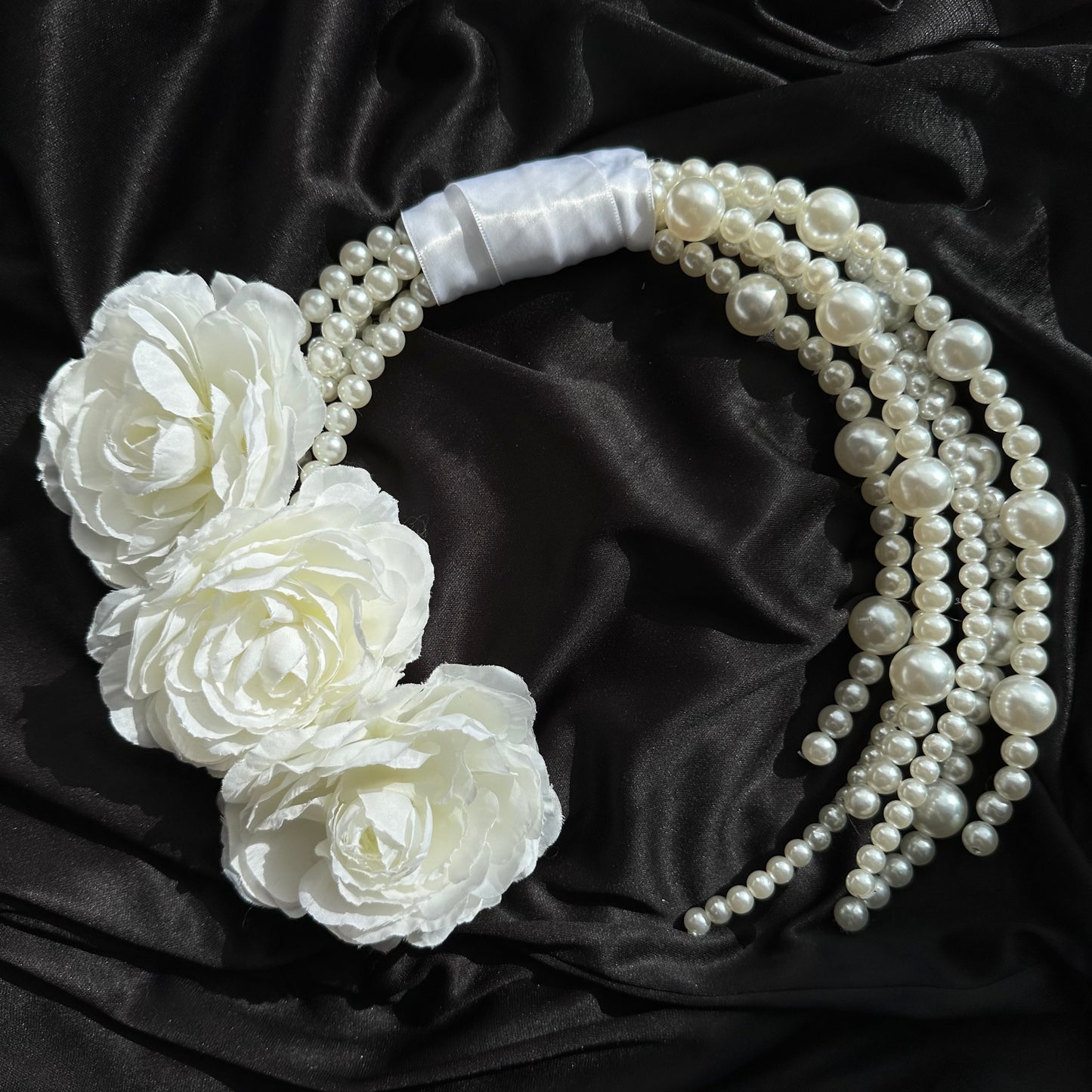 "Mis Tres Estrellas" Pearl Bouquet