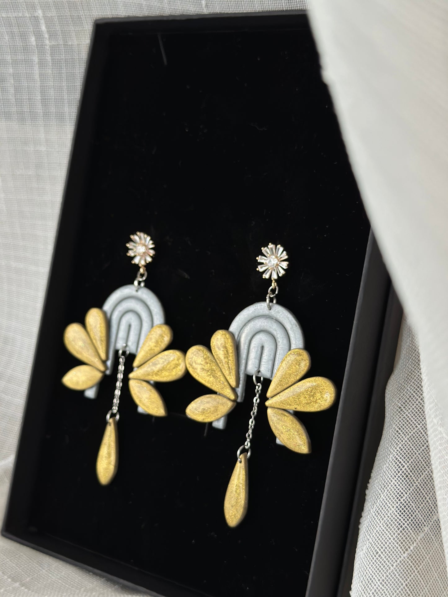 Silver & Gold blooms