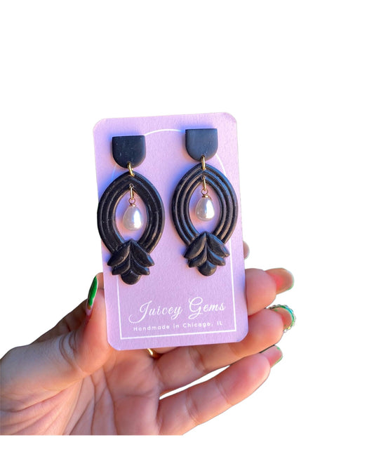 Earrings ~ Elegant Perlitas